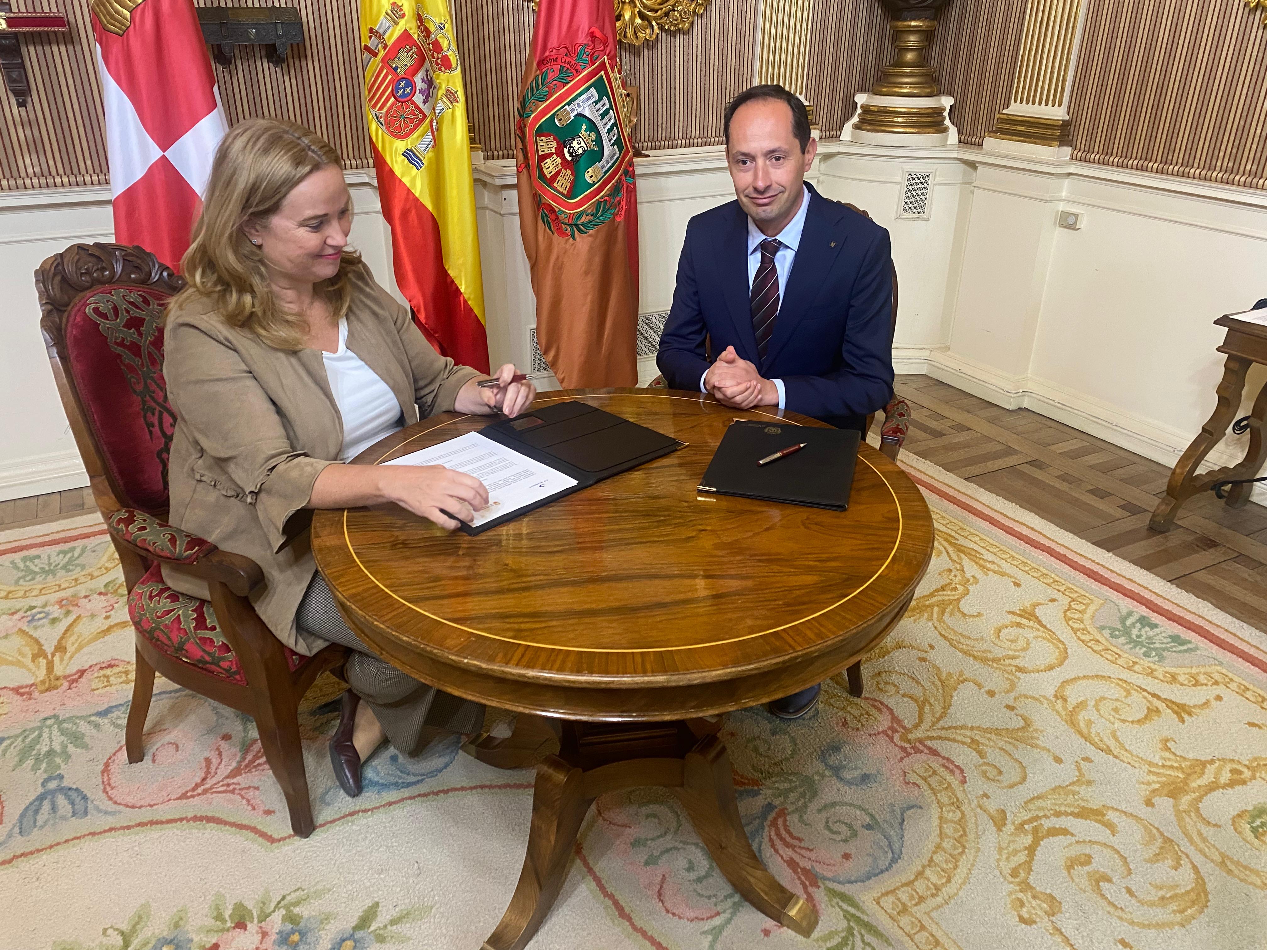 AYALA Y JUAN CARLOS MARTÍN
